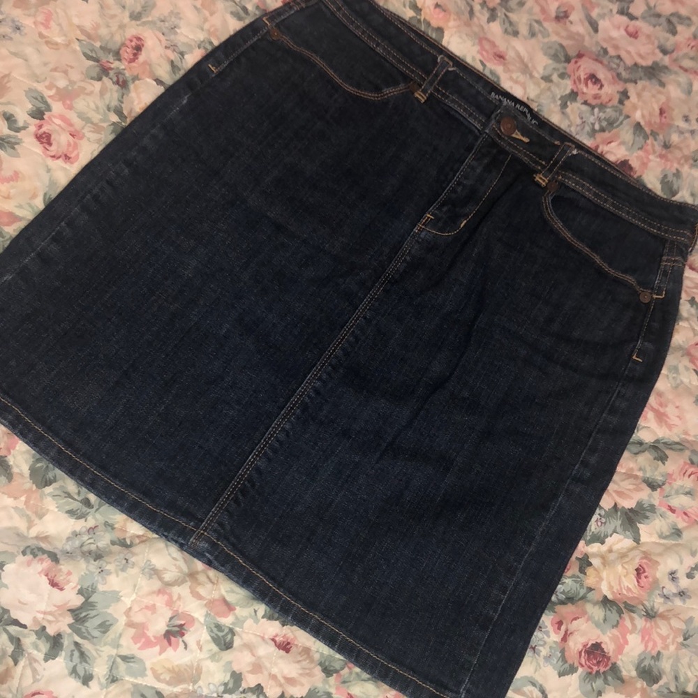 Banana republic blue Jean skirt size 8
